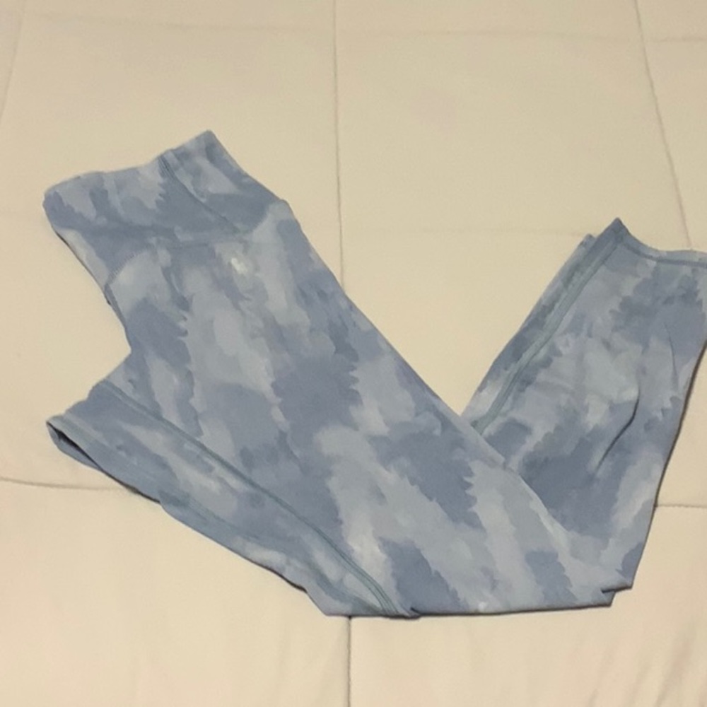 EUC Patagonia Light Blue Patterned Leggings